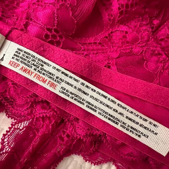 Intimately Free People NEW Pink Lace Halter Bralette Womens M Softbra Fairykei - Picture 9 of 11